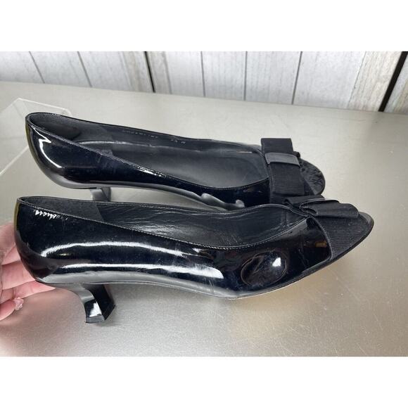 Stuart Weitzman Kitten Bow Heels Shoes 9.5M Patent Leather Pumps Peep Toe - Picture 6 of 8